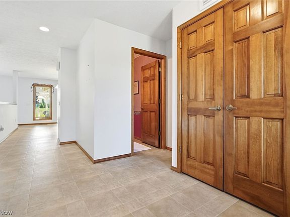 4th image of 33037 Pebble Brook Dr