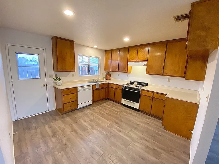 13255 Kiowa Rd #2 — Photo 3