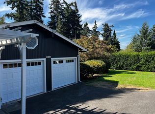 8515 SE 44th Pl, Mercer Island, WA 98040