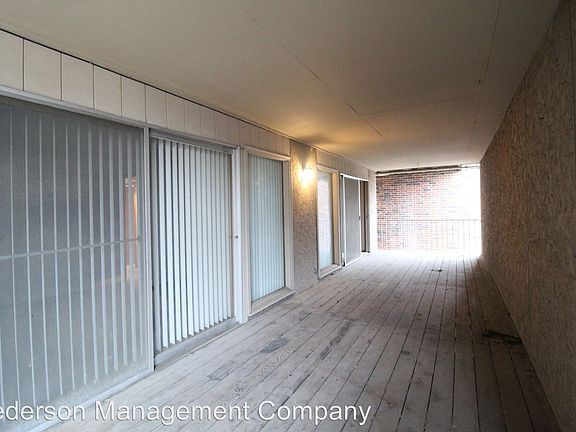 5th image of 4443 Jefferson St APT 14