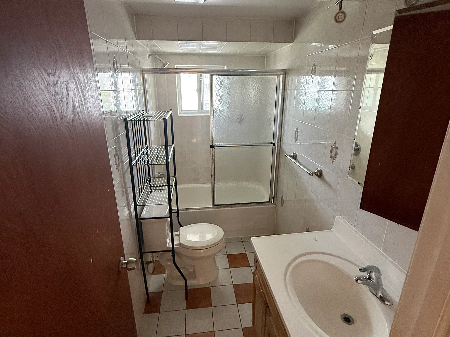2 bed, $1,900 — Photo 4