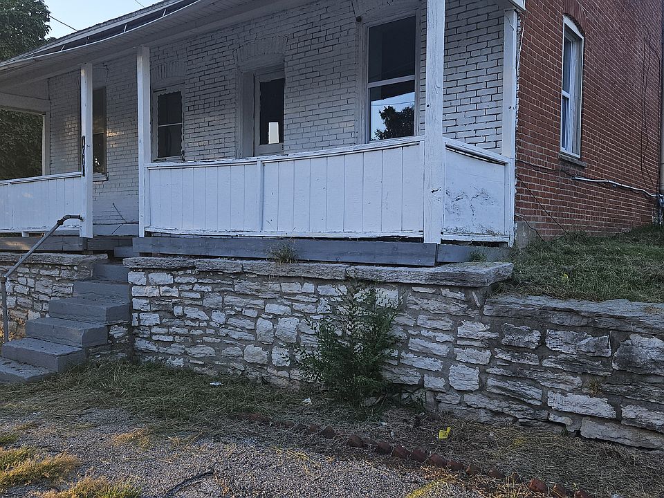 1st image of 1012 E 7th St APT A