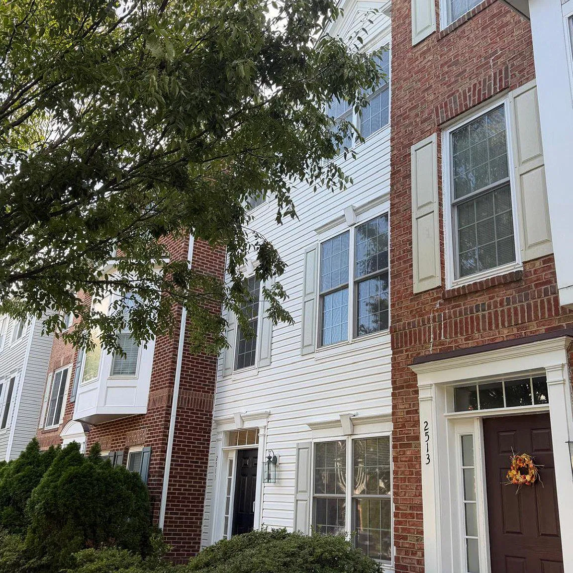 3 bed, 4.0 bath, 1622 sqft, $3,300 — Photo 4