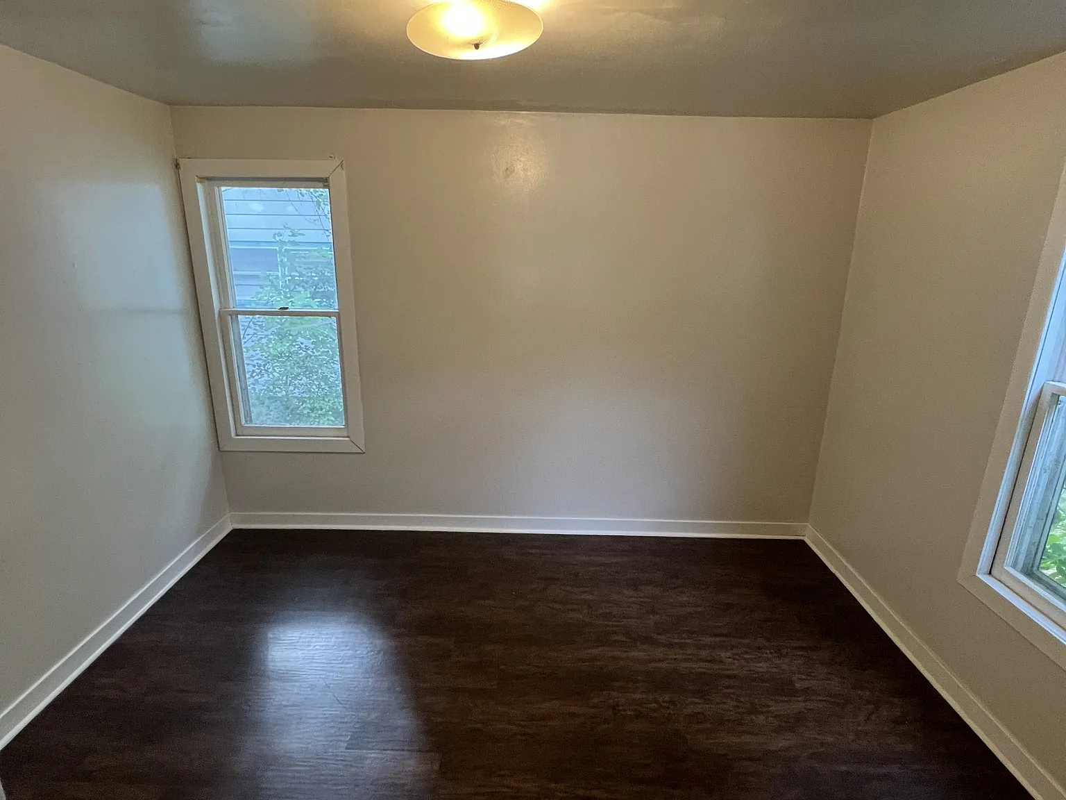 211 E Collins St - 1 — Photo 4