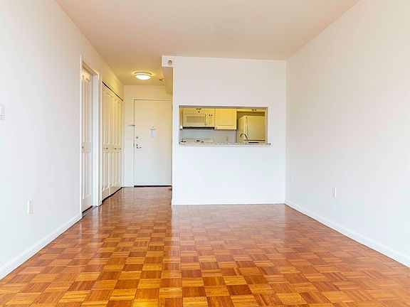 5th image of 350 W 43rd St APT 27F