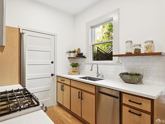 5th image of 172 Linda St