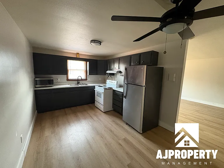 219 S Menlo Ave #6 — Photo 3