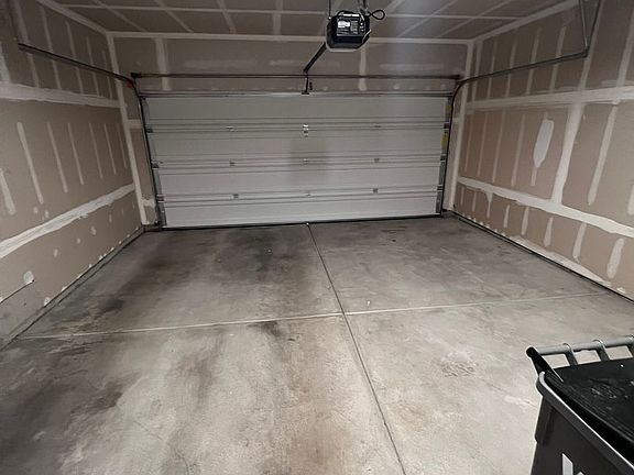 2nd image of 6493 Hornet Cir NE