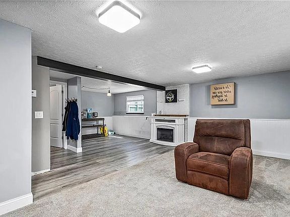 4th image of 102 Potomac Dr #2