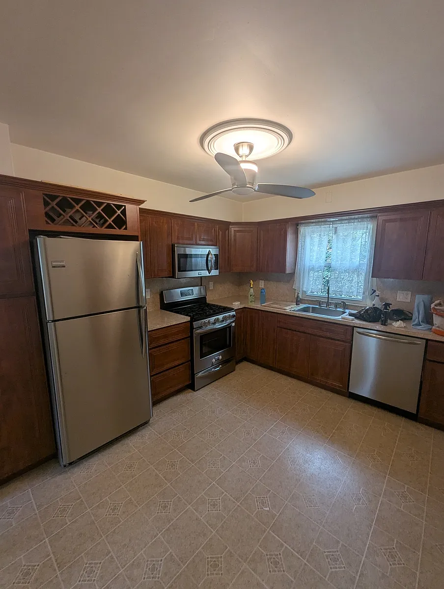 Building Photo - 22 Gaines St #1