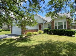 572 Shaker Ln, Lake Zurich, IL 60047