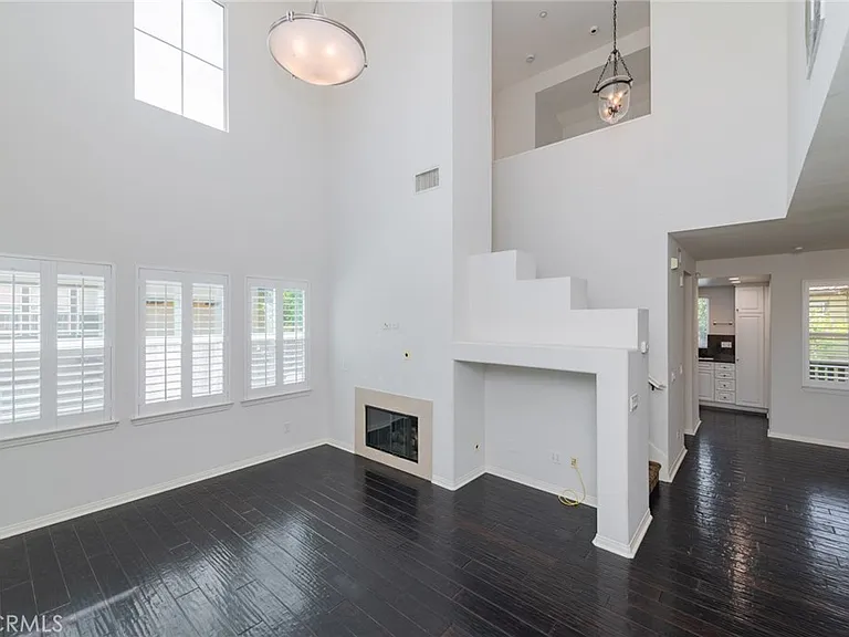 128 Coral Rose — Photo 11