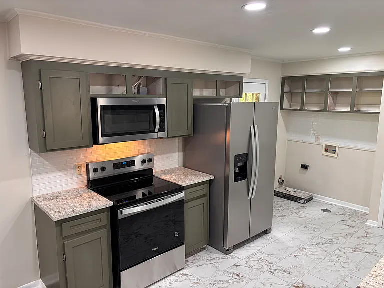 714 Monterrey Ln — Photo 2