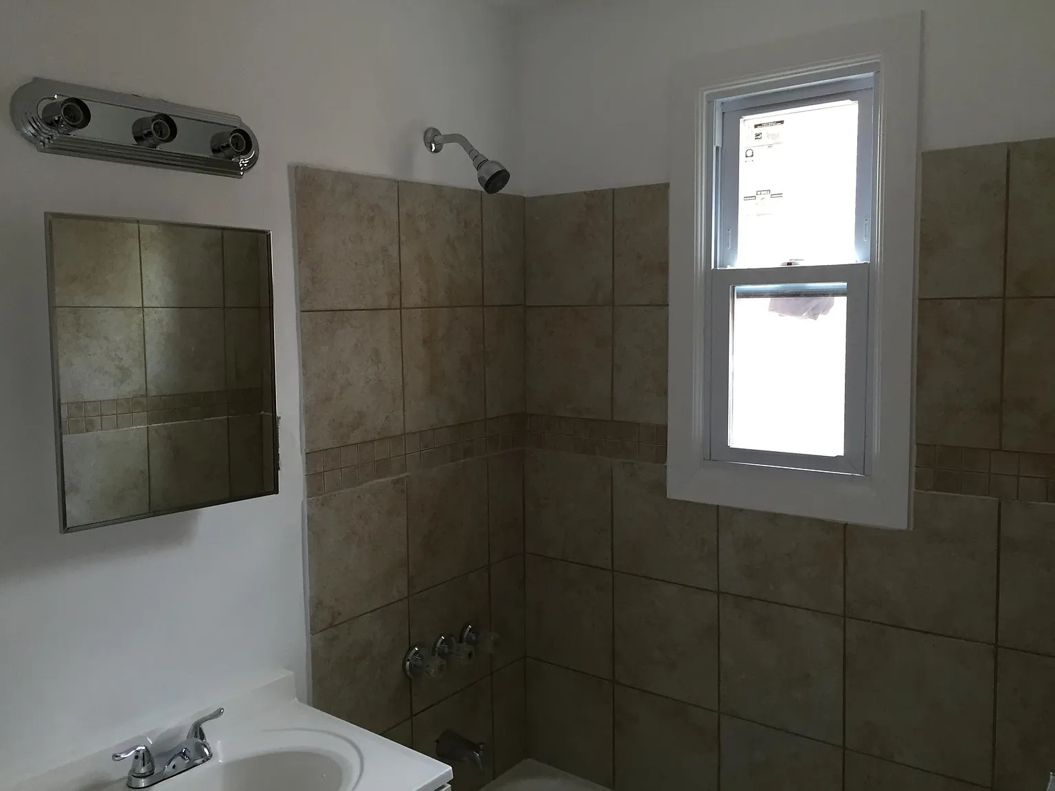 428 Newcomb St SE — Photo 4