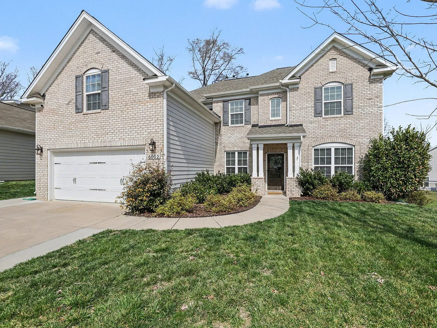 5 bed, 3.0 bath, 3005 sqft, $3,150 — Photo 4