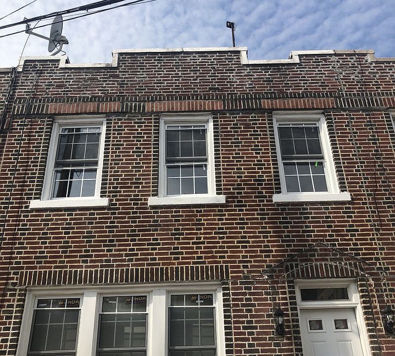 1st image of 2444 32nd St