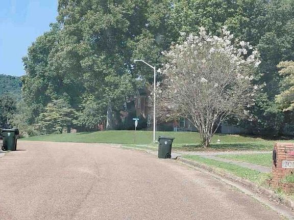 Exterior Neighborhood (street photo)