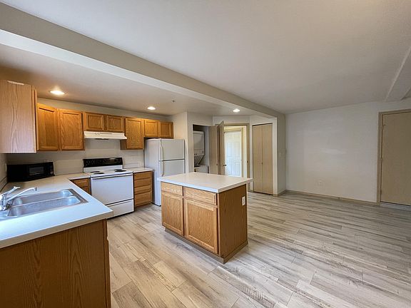 5th image of 4337 9th Ave NE #C