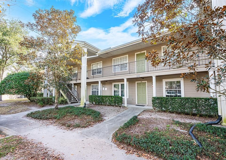 1st image of 120 Reserve Cir APT 208