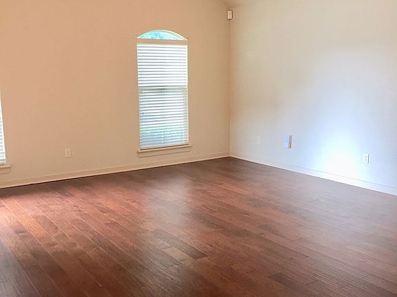 4th image of 3106 SW Stonepoint Ave