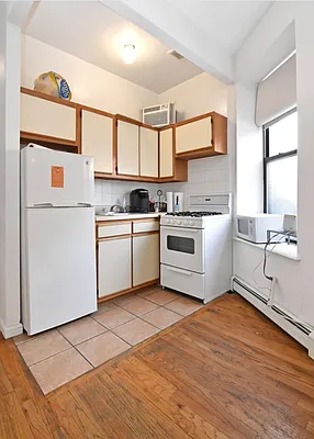 Rented by J Misrahi Realty Corp | media 4