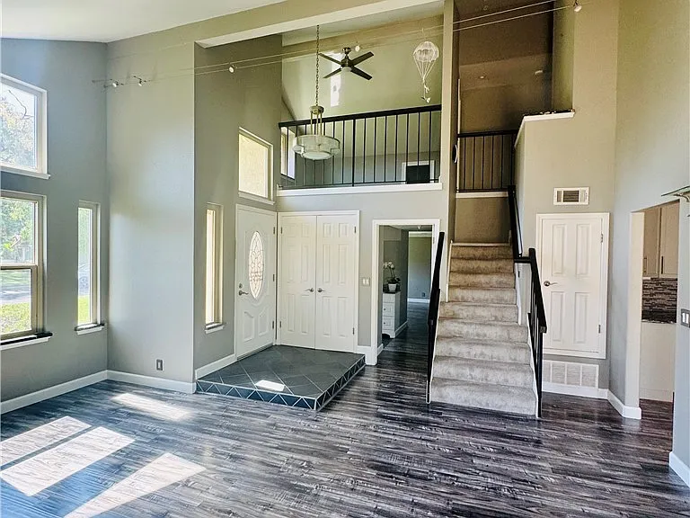 7895 Shell Cir — Photo 4