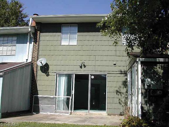 4th image of 207 W Montcastle Dr #D