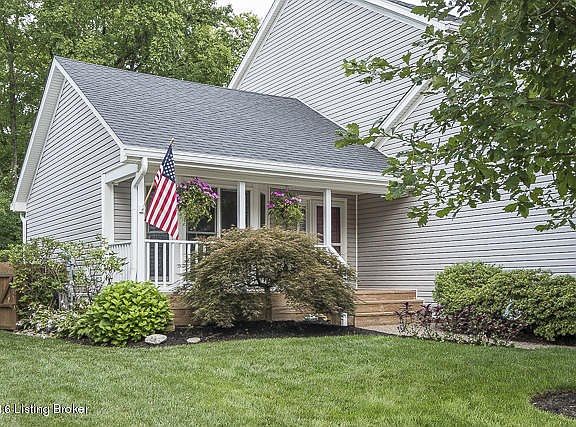 421 Wisteria Ave-1003