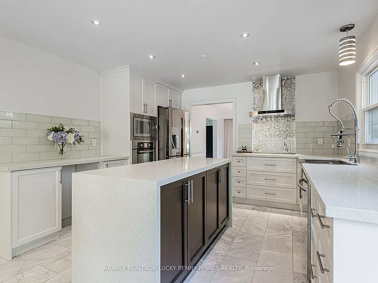 6 Village Squire Ln — Photo 12