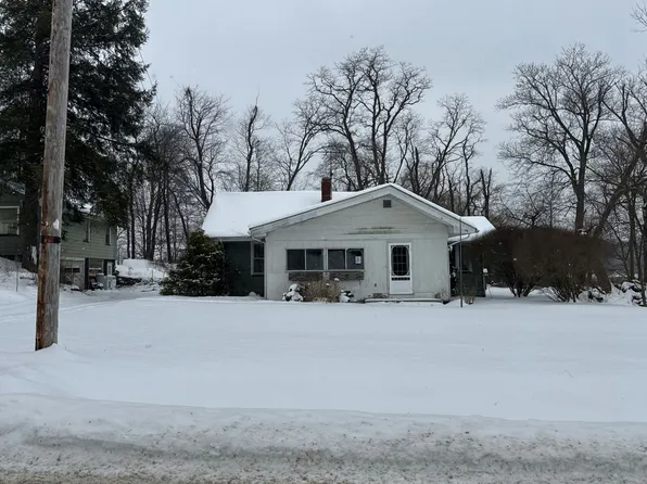 12055 W Vernon Rd, Conneaut Lake, PA 16316