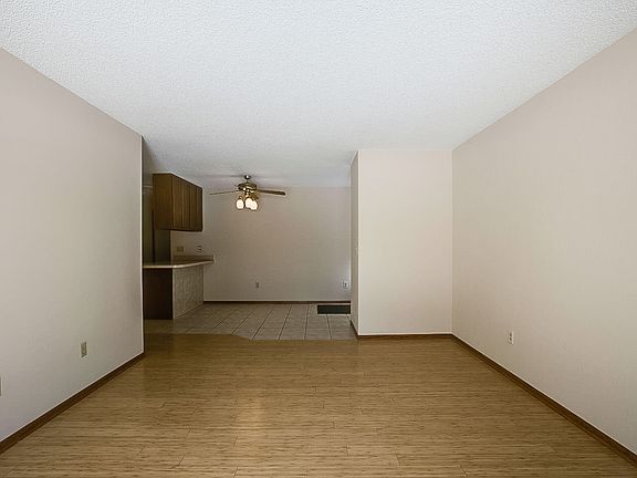 4th image of 705 Parkside Dr
