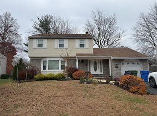 11 Strathmore Dr, Cherry Hill, NJ 08003