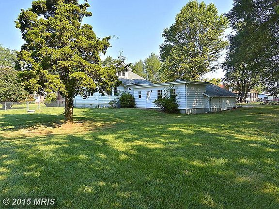 Large Level Yard on Verdant .62 Acre