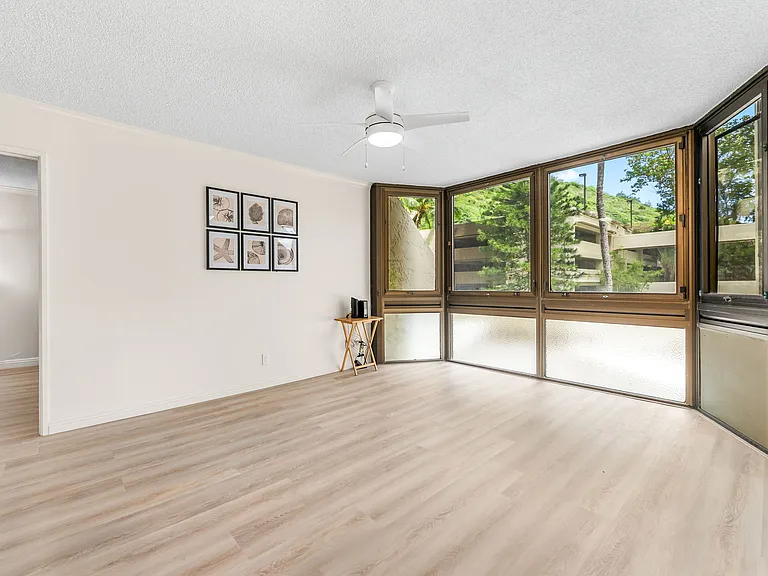 521 Hahaione St #2/2L — Photo 25