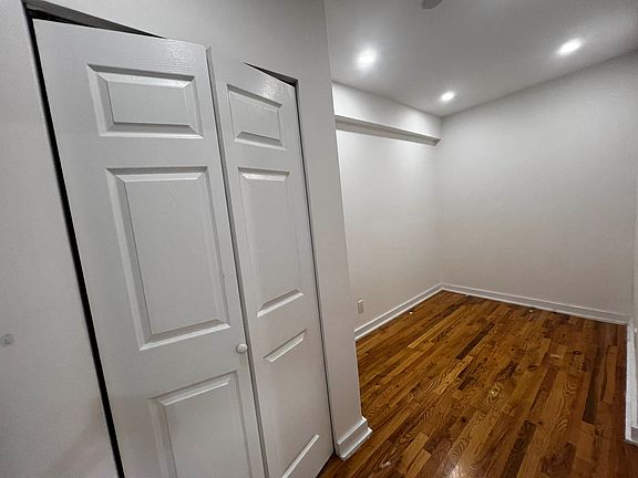 2nd image of 436 W Bay #3L