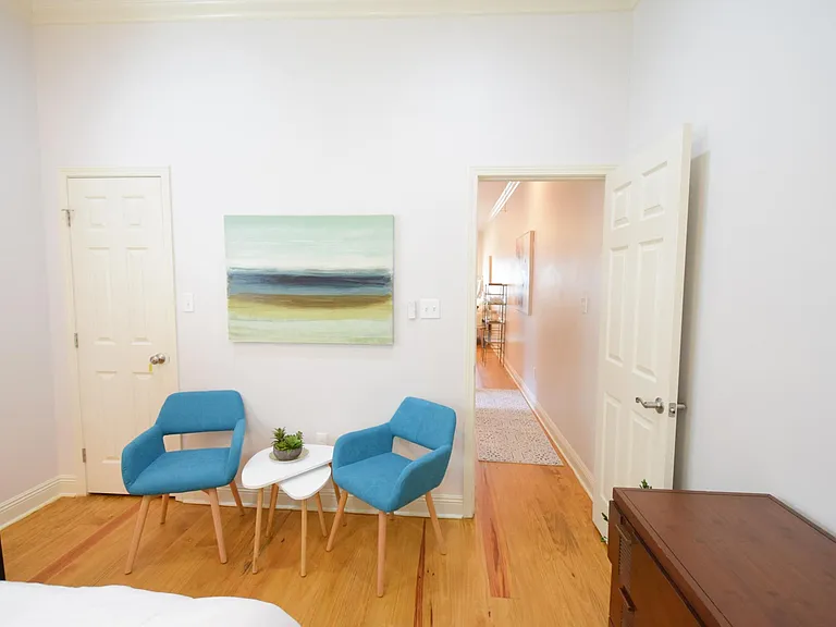Aubry St — Photo 15