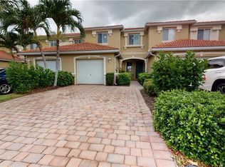 2447 Laurentina Ln, Cape Coral, FL 33909