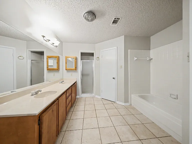 2433 Canyon Creek Dr — Photo 22