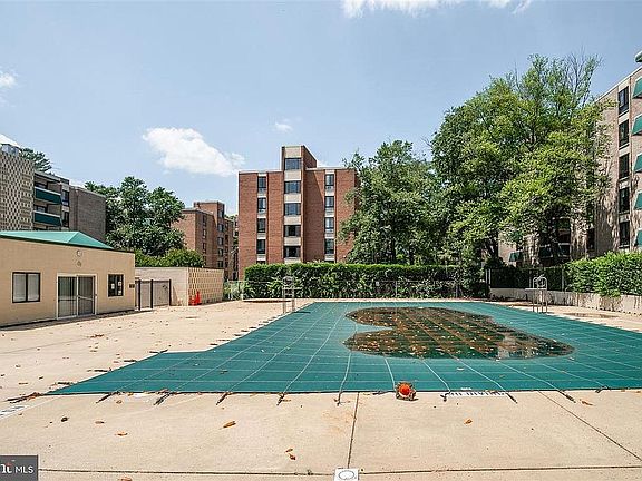 5th image of 6147 Leesburg Pike APT 604