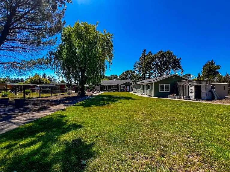 1022 Berry Ln — Photo 63