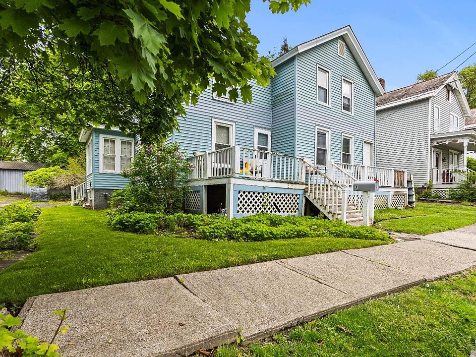 1st image of 7 Lawrence Avenue