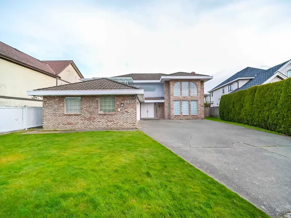 5611 Holt Ave, Richmond, BC V7C 5C8