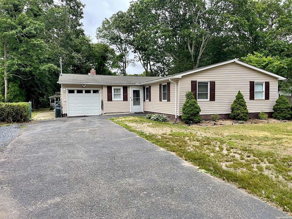 1st image of 466 Sleepy Hollow Drive