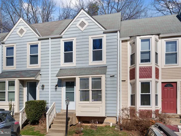 11199 Silentwood Ln, Reston, VA 20191