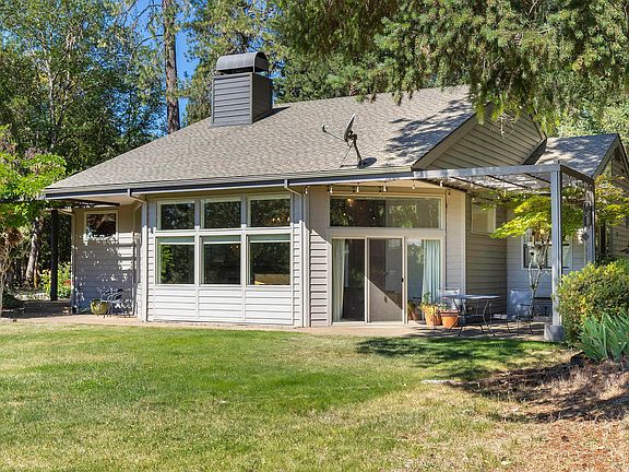 3rd image of 622 Wildflower Dr
