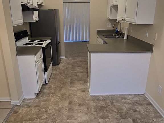 2nd image of 1240 University Dr #1