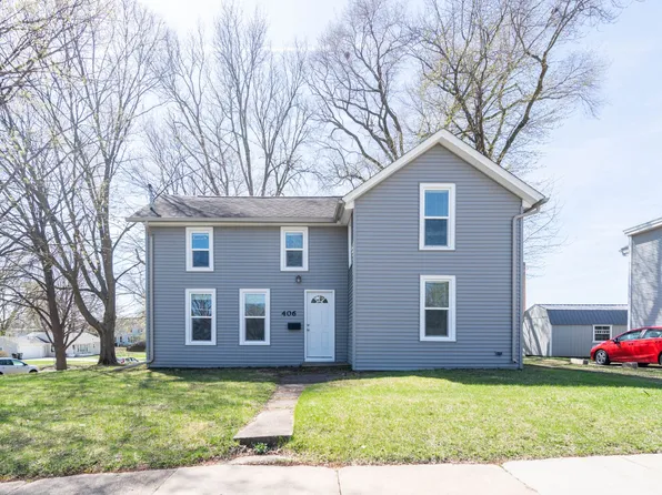406 W 12th St, Cedar Falls, IA 50613