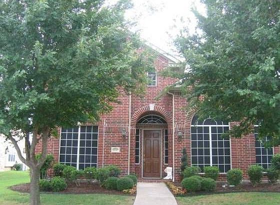 1st image of 2737 Greenway Dr