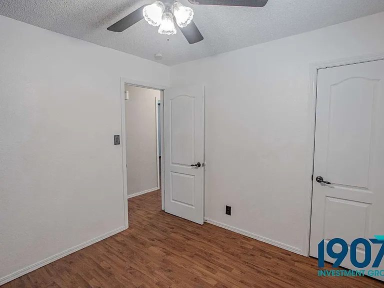 1618 Village Dr — Photo 15