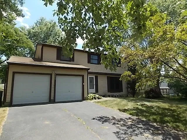 6673 Blakely Ct photo 1